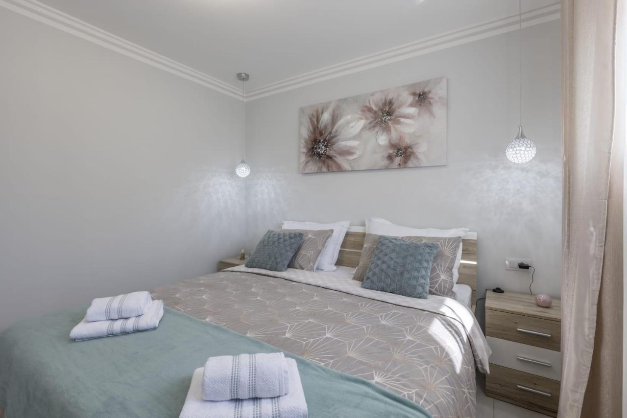 Royal Rose Gold Apartment Vodice Exterior photo